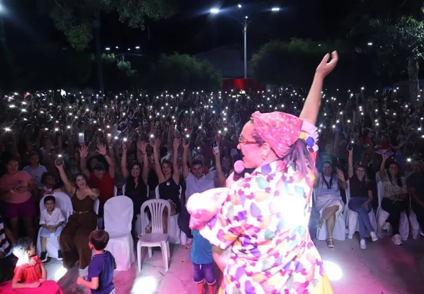 Festa das mães reúne mais de 400 pessoas em Alto Longá com música e premiações