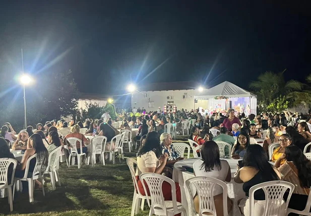 Festa das Mães tem sorteio de brindes e música ao vivo em Jardim do Mulato