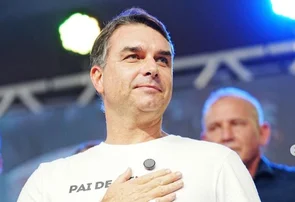 Flávio Bolsonaro propõe castração química para condenados por crimes sexuais