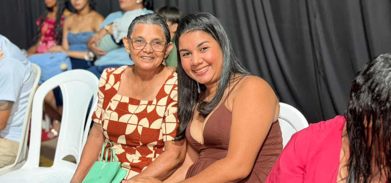 Gerações unidas pelo amor e pela emoção de celebrar o Dia das Mães