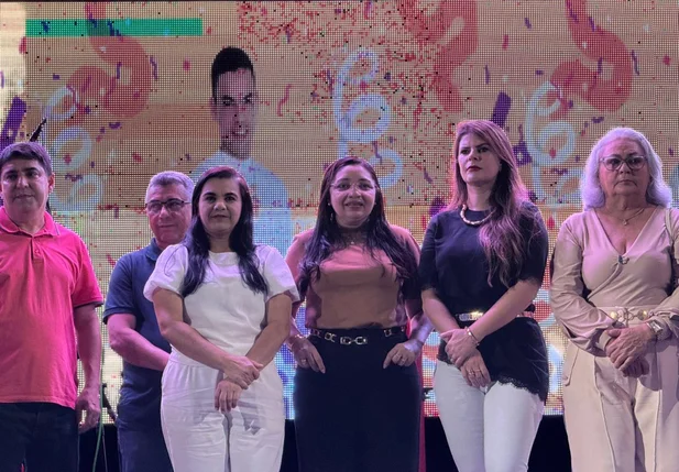 Gestão da prefeita Gerlane Cabral premia campeões de torneios na comunidade Embiratanha