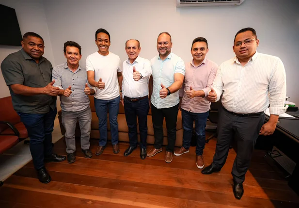 Irmão de Joel Rodrigues e vice-prefeito de Floriano anunciam apoio político ao senador Marcelo Castro