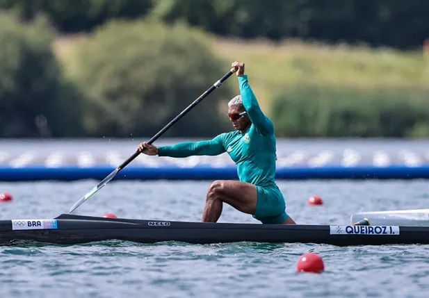 Isaquias Queiroz conquista medalha de prata na Copa do Mundo de canoagem