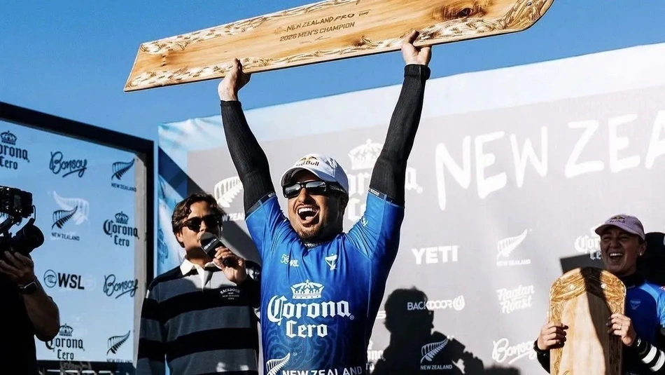 Italo Ferreira campeão da etapa da Nova Zelândia