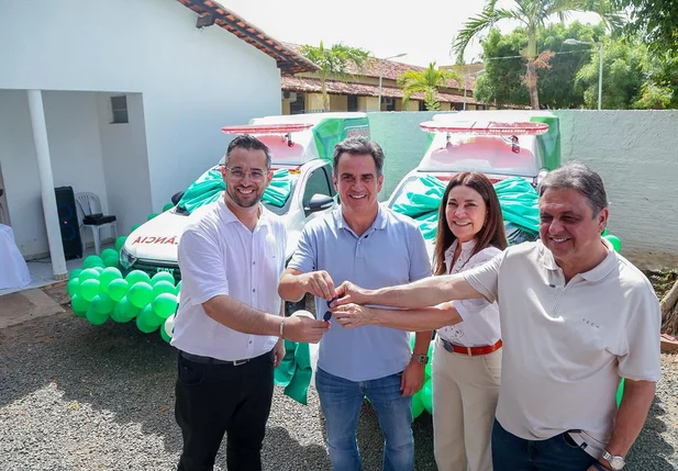 Júlio Arcoverde e Ciro Nogueira entregam melhorias nos municípios