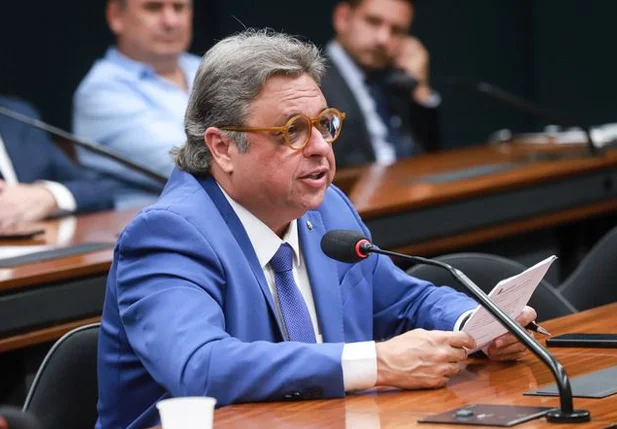 Júlio Arcoverde rebate fake news sobre atuação parlamentar: “sou a favor da redução da escala 6x1”
