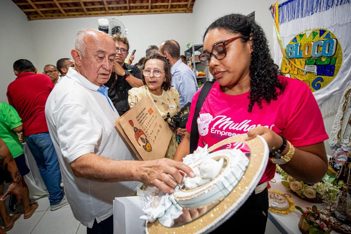 Júlio César comemora capacitação de trabalhadores