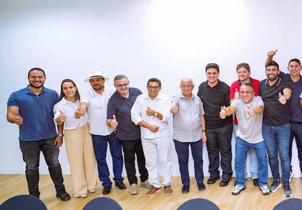 Júlio César reúne vereadores de Teresina em jantar político