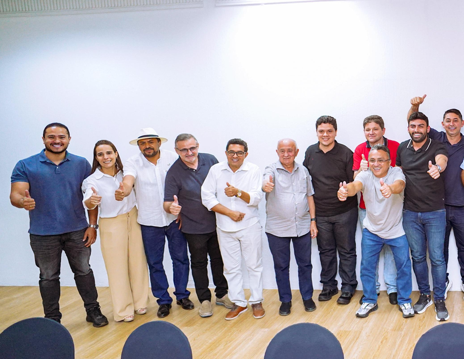 Júlio César reúne vereadores de Teresina em jantar político