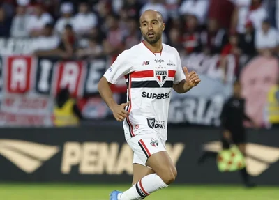 Lucas Moura sofre nova lesão e está fora do restante da temporada