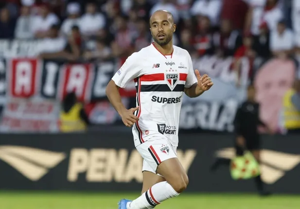 Lucas Moura sofre nova lesão e está fora do restante da temporada