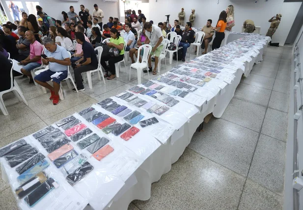 Mais de 150 celulares recuperados serão devolvidos em Teresina