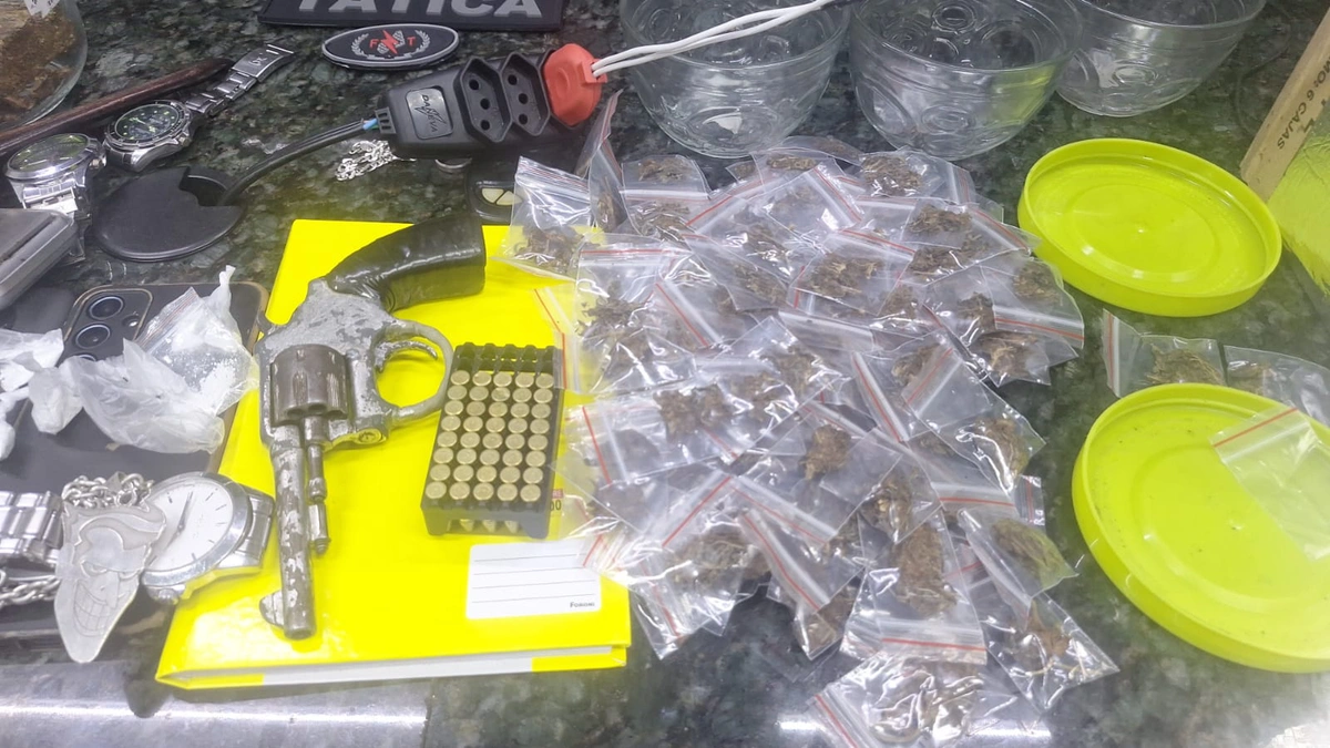 Material apreendido pela Polícia Militar