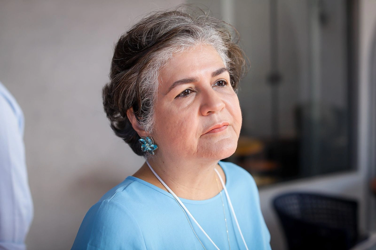 Médica Lúcia Santos