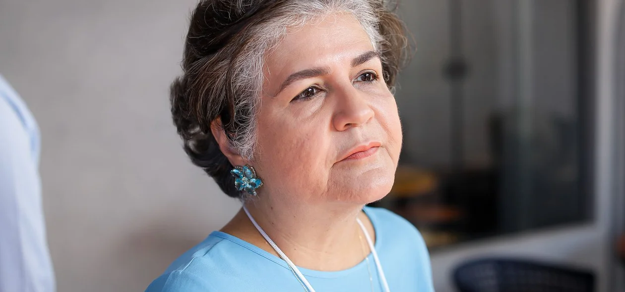 Médica Lúcia Santos