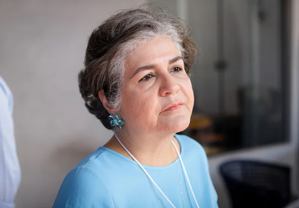 Médica Lúcia Santos