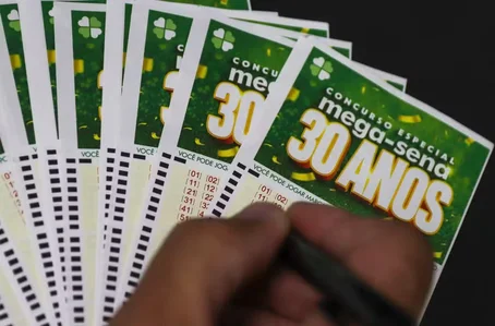 Mega-Sena 30 anos sorteia prêmio histórico de R$ 320 milhões neste domingo (24)