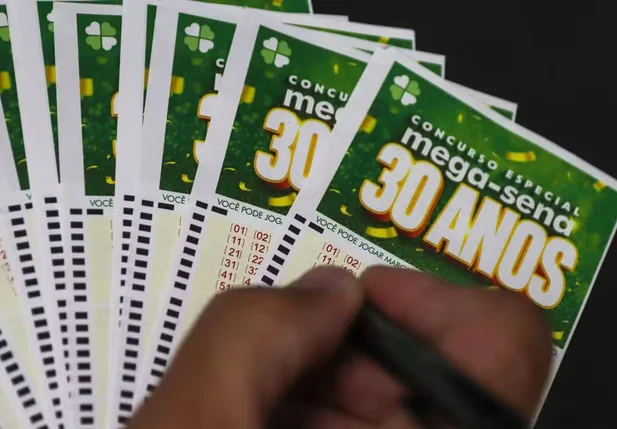 Mega-Sena 30 anos sorteia prêmio histórico de R$ 320 milhões neste domingo (24)