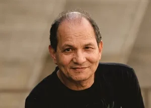 Morre Gilson, voz e compositor de "Casinha Branca", um dos maiores clássicos da música brasileira
