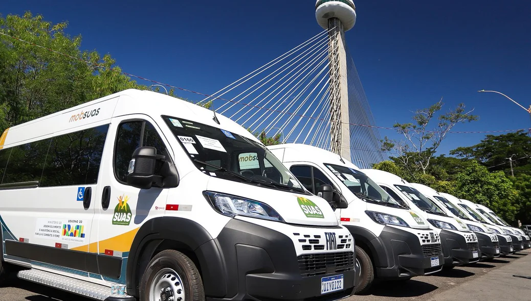 Novas vans entregues para municípios piauienses