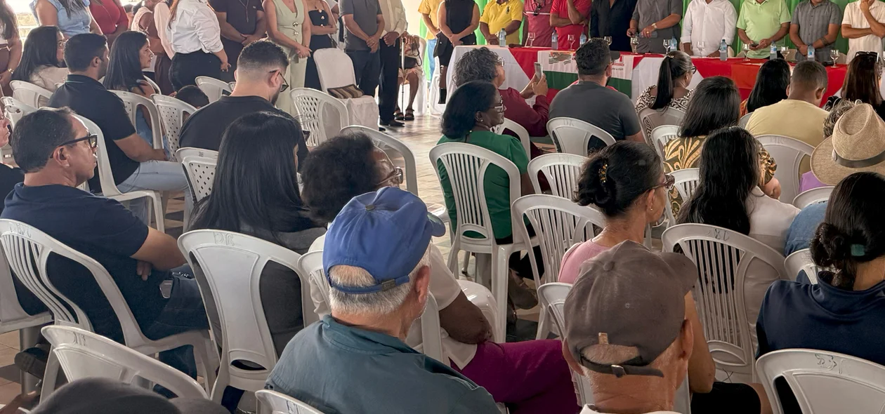O evento foi realizado na Câmara Municipal, em sessão solene conduzida pelo vereador Maycon Alencar