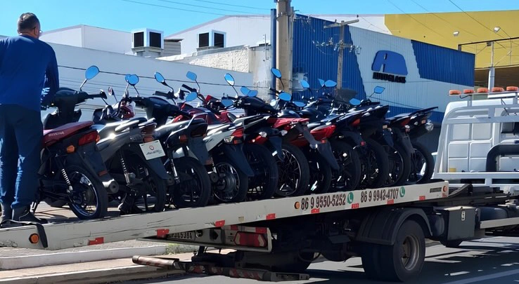 Operação terminou com apreensão de 14 motocicletas