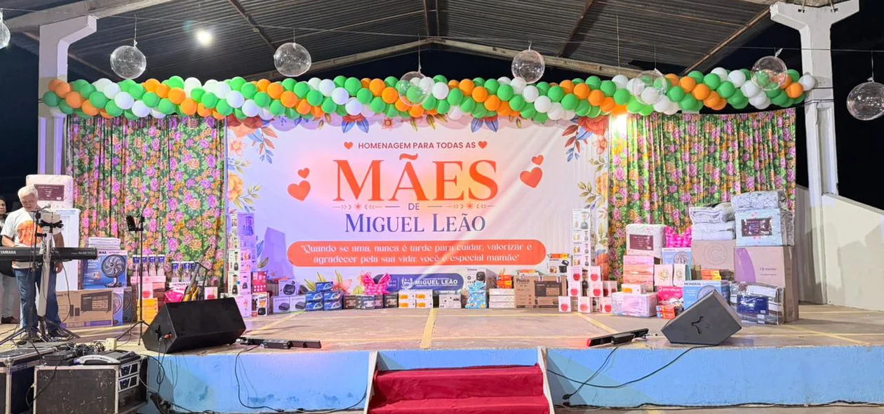 Palco preparado com muito carinho para celebrar o amor das mães