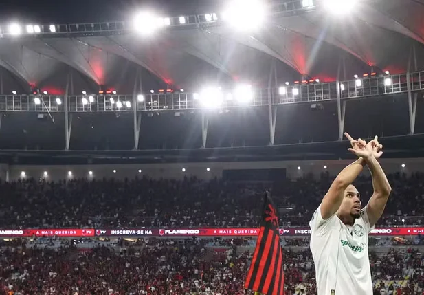Paulinho é absolvido pelo STJD após comemoração em jogo contra o Flamengo