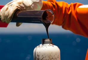 Preço do petróleo cai para menor patamar em três meses após acordo entre Estados Unidos e Irã