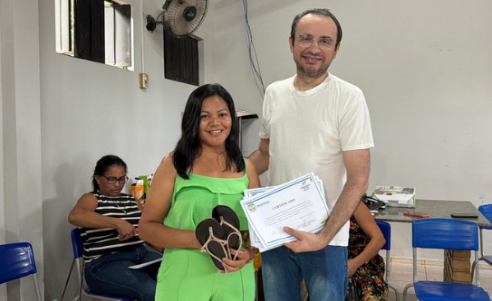 Piracuruca fortalece qualificação profissional com curso de confecção de sandálias femininas