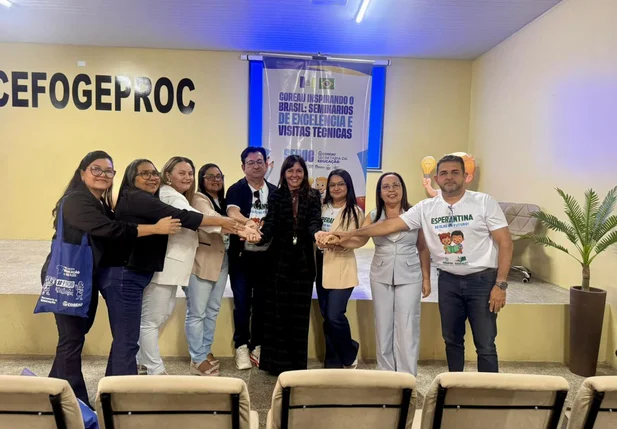 Prefeita Ivanária Sampaio e secretário Valdemir Miranda visitam Coreaú