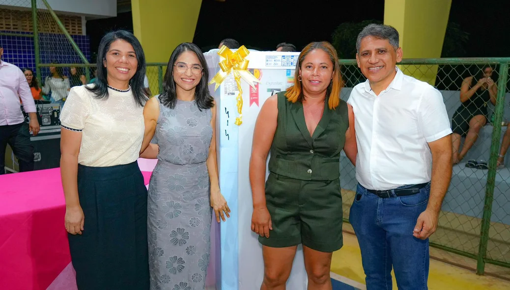 Prefeito Gilson Castro e demais autoridades