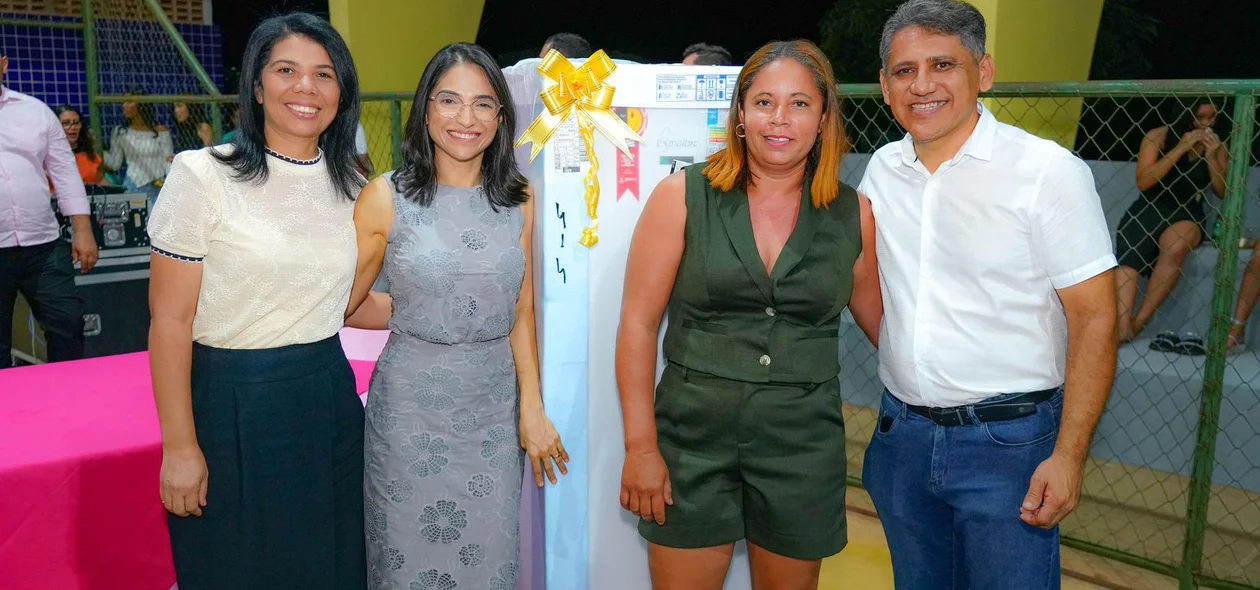 Prefeito Gilson Castro e demais autoridades