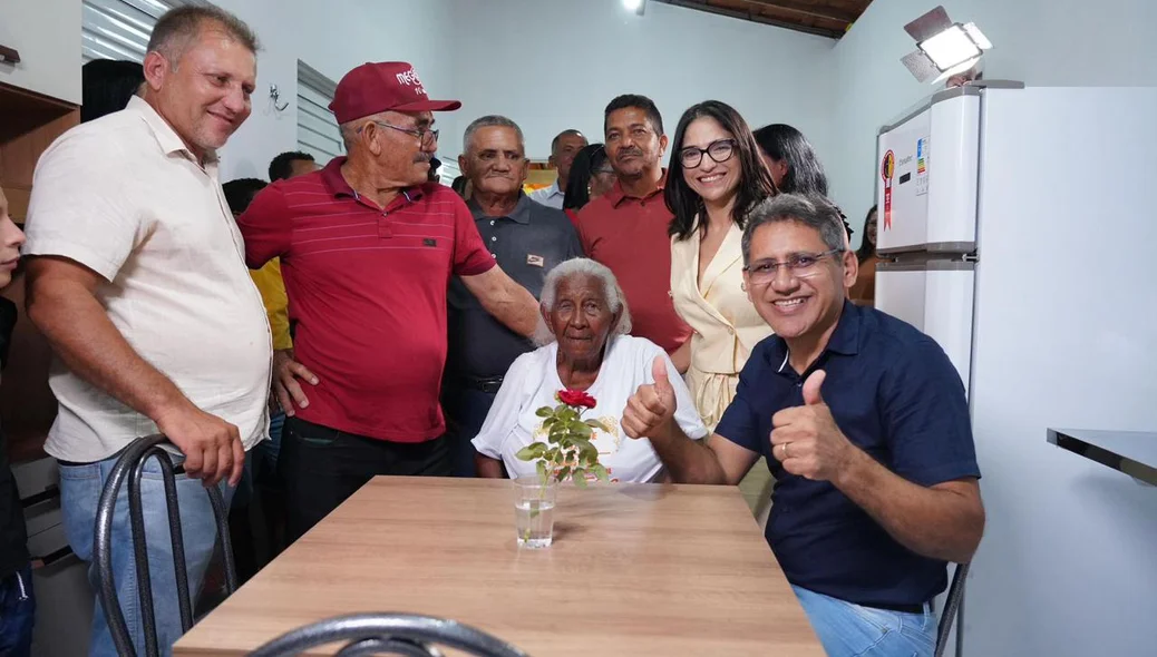 Prefeito Gilson Castro na nova casa