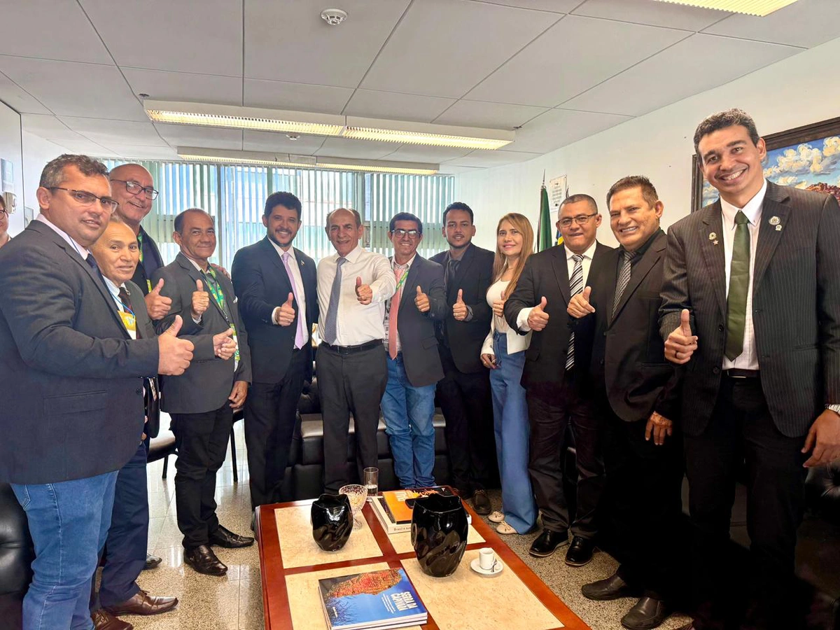 Prefeito Luciano participa de reuniões com senadores e deputados em Brasília e garante recursos para Hugo Napoleão