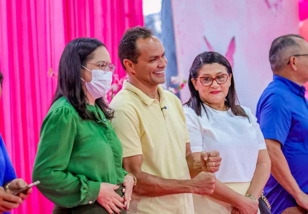Prefeito Pedro Gomes na festa do Dia das Mães