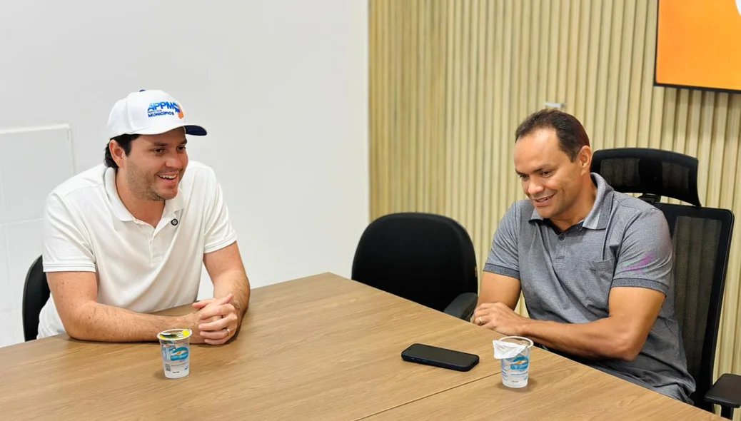 Prefeito Pompílio Evaristo com o prefeito de José de Freitas, Pedro Gomes