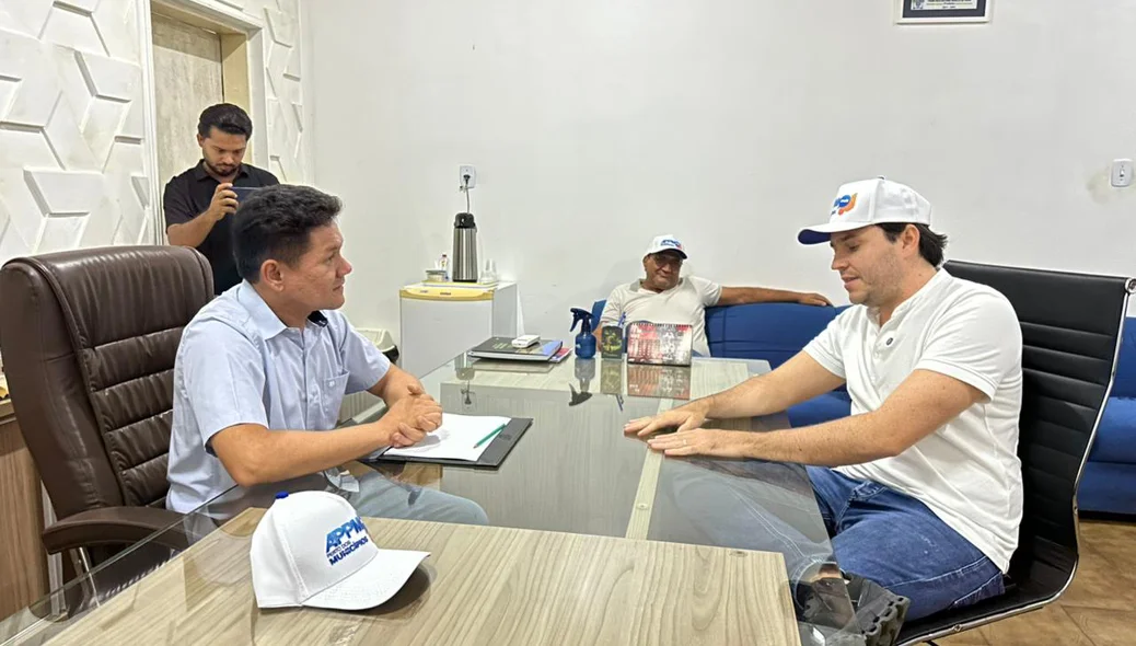 Prefeito Pompílio Evaristo com o prefeito de Miguel Alves, Veim da Fetraf