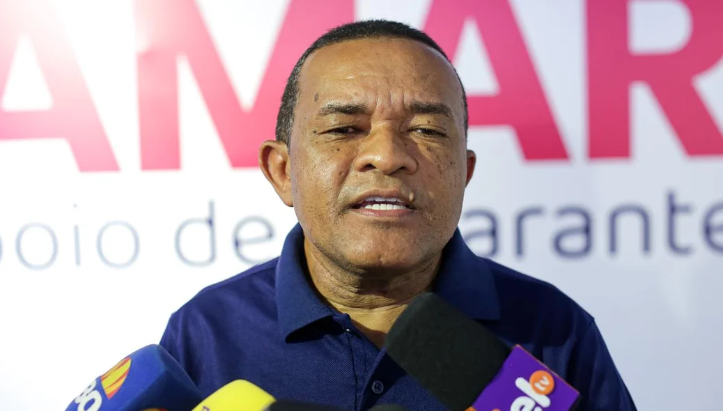 Prefeito professor Adriano