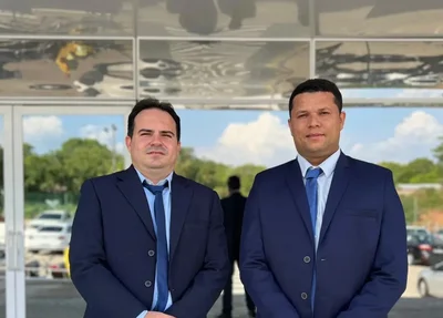 Prefeito Ronielton Costa de Oliveira e vice-prefeito Gerlano Reis Dantas