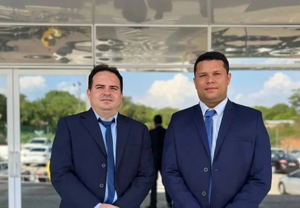 Prefeito Ronielton Costa de Oliveira e vice-prefeito Gerlano Reis Dantas