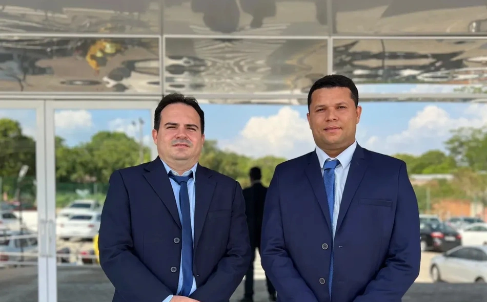Prefeito Ronielton Costa de Oliveira e vice-prefeito Gerlano Reis Dantas