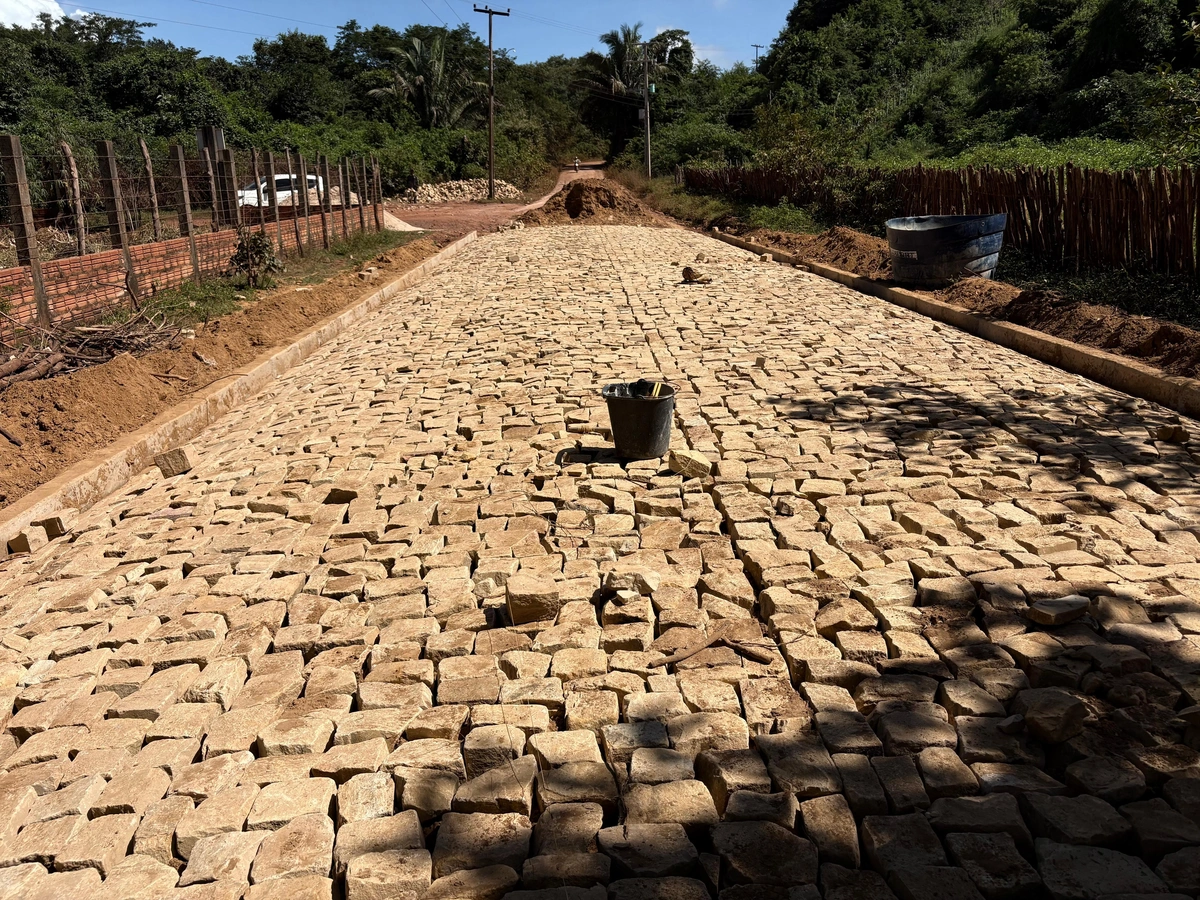 Prefeitura de Esperantina avança com obras de pavimentação na localidade Canto da Palmeira