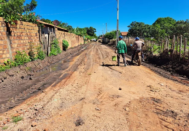 Prefeitura de São João do Arraial inicia quase 7 mil m² de calçamento na zona urbana