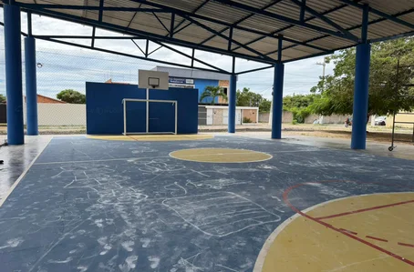 Quadra esportiva Lozinha Bezerra é alvo de vândalos
