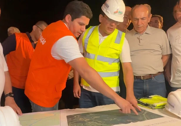 Rafael Fonteles e Leo Sobral visitam obras em rodovias entre União e Lagoa Alegre