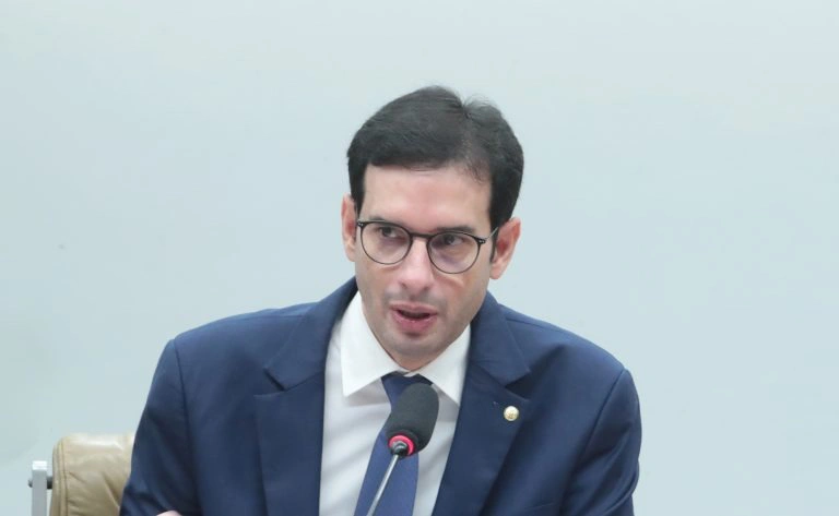 Relator afirma que proposta ainda depende de acordos sobre a transição para a nova jornada de trabalho