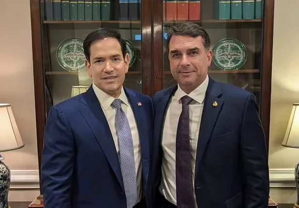 Senador Flávio Bolsonaro em encontro com o secretário de Estado dos EUA, Marco Rubio