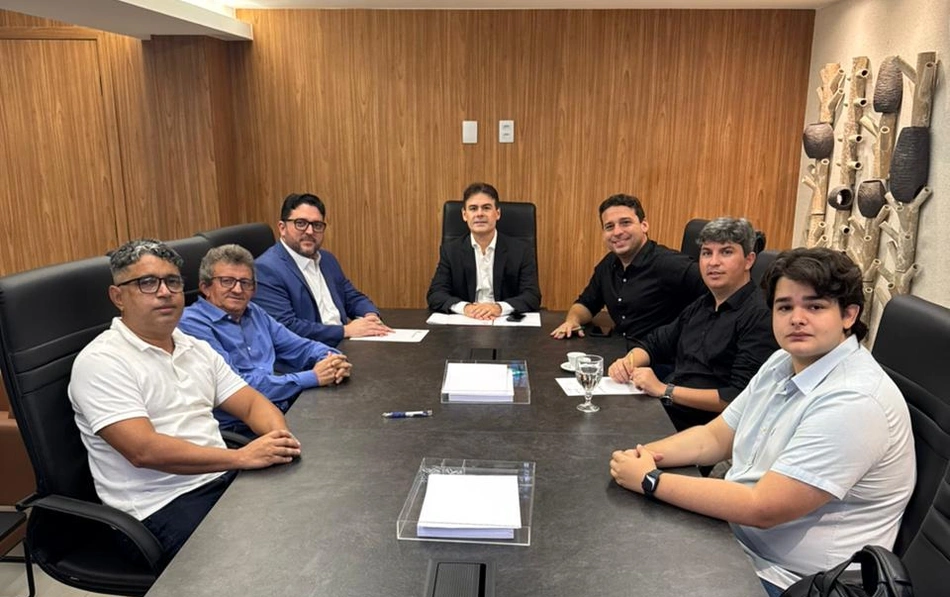 Severo Eulálio articula avanços do programa Casa Legal para moradores de Parnaíba