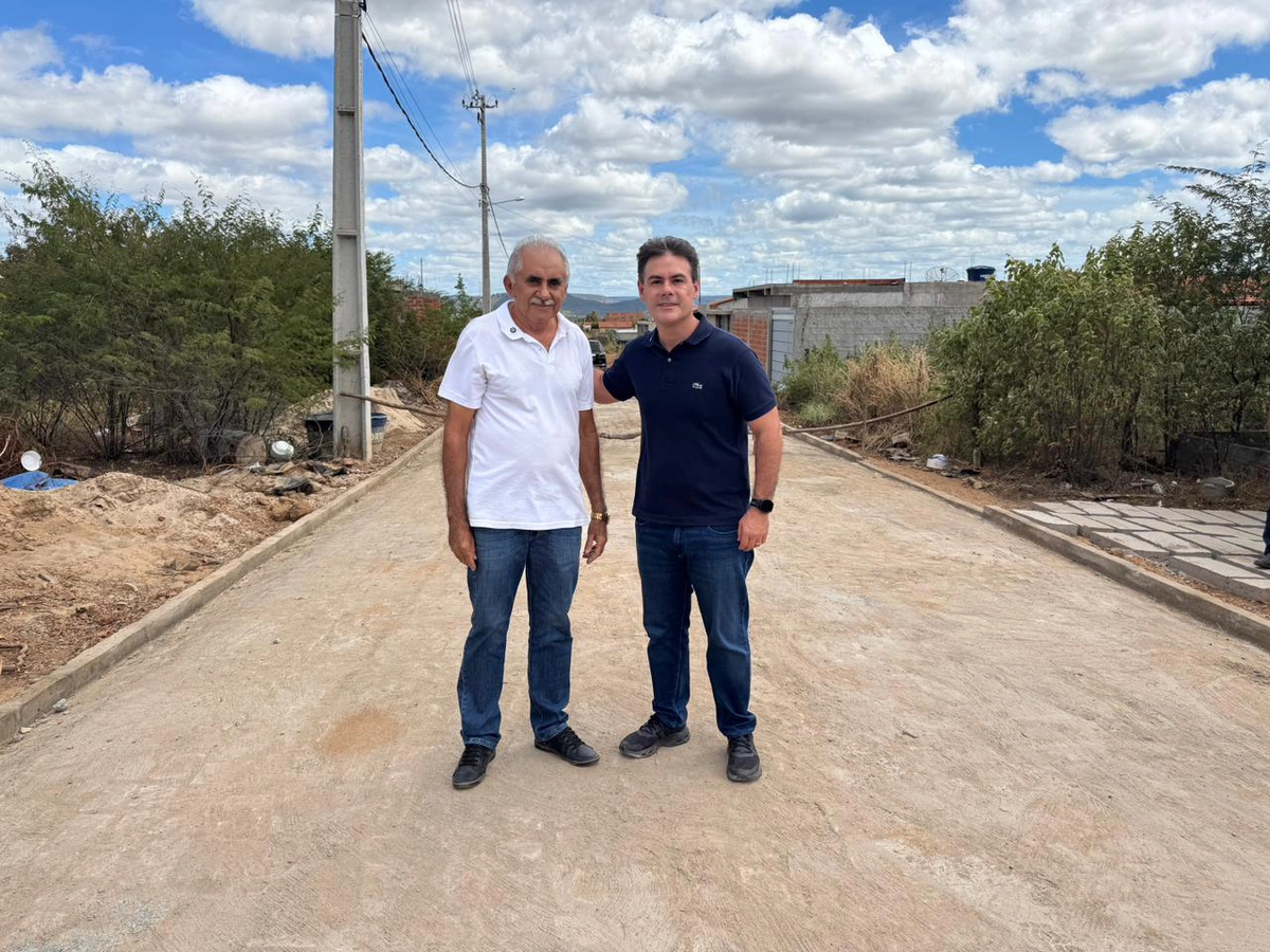 Severo Eulálio reforça compromisso com a mobilidade urbana durante visita à obra de pavimentação em acesso ao povoado Saquinho